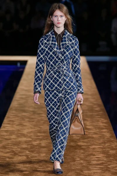 Look 33